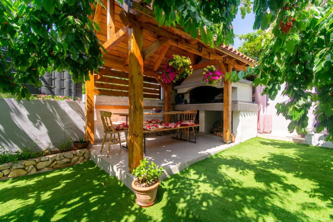 Modern With Private Pool Apartament